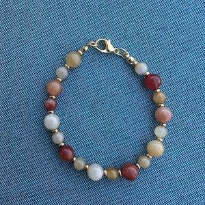Elegant Gold and Multicolor Beaded Bracelet